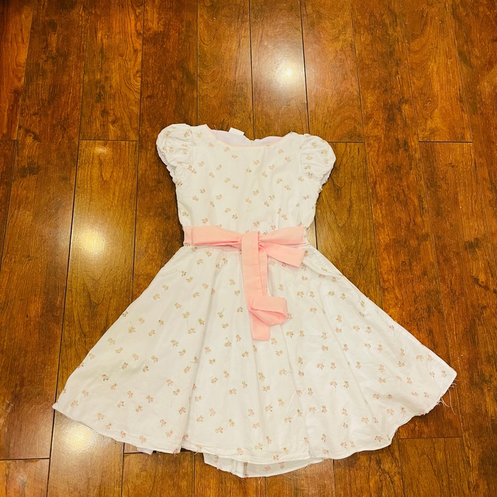 Embroidered puff sleeve dress with tie